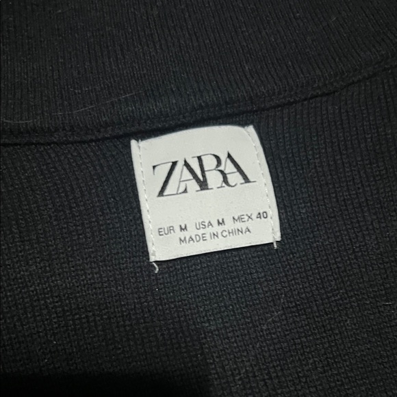 Zara Men's Black Zip Sweater - Picture 2 of 3